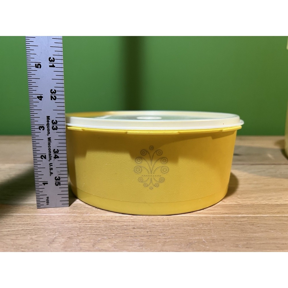 Tupperware Pour Pitcher, Shelf Saver 1243 & Servalier 4 Pieces w/lids Yellow Vtg - Picture 6 of 10